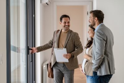 The Benefits of Sticking with a Realtor Throughout Your Home Buying Journey